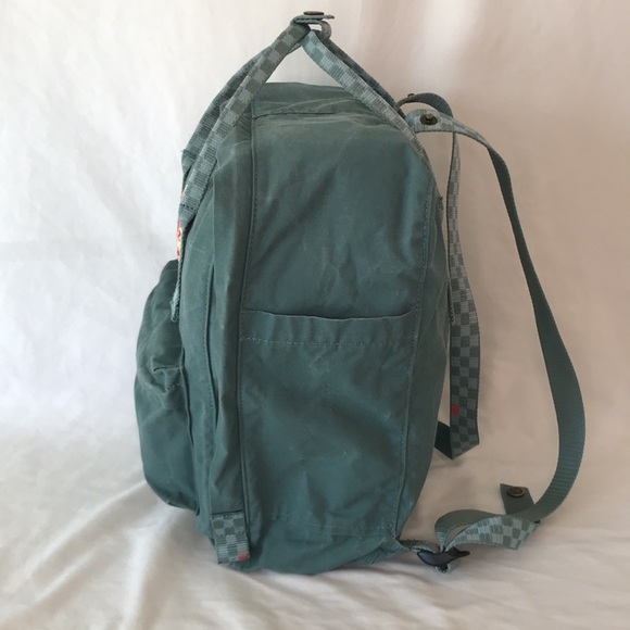Fjallraven Kanken backpack, green, checker straps - Picture 4 of 13